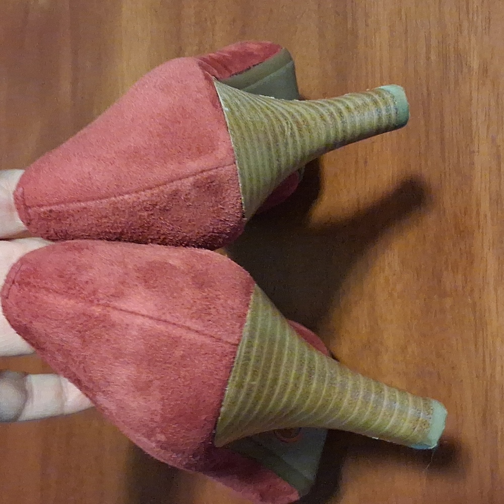Sofft Red Suede Peep-Toe Pumps Sculpted Heels Hidden Platform Sz 7M - Picture 6 of 8